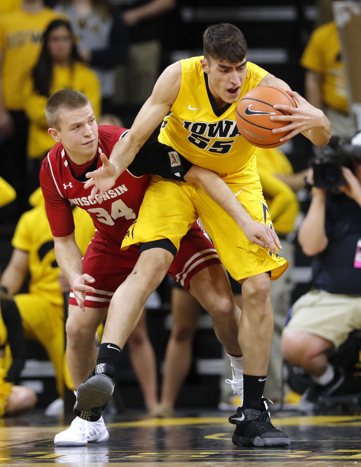 Wisconsin Iowa Basketball